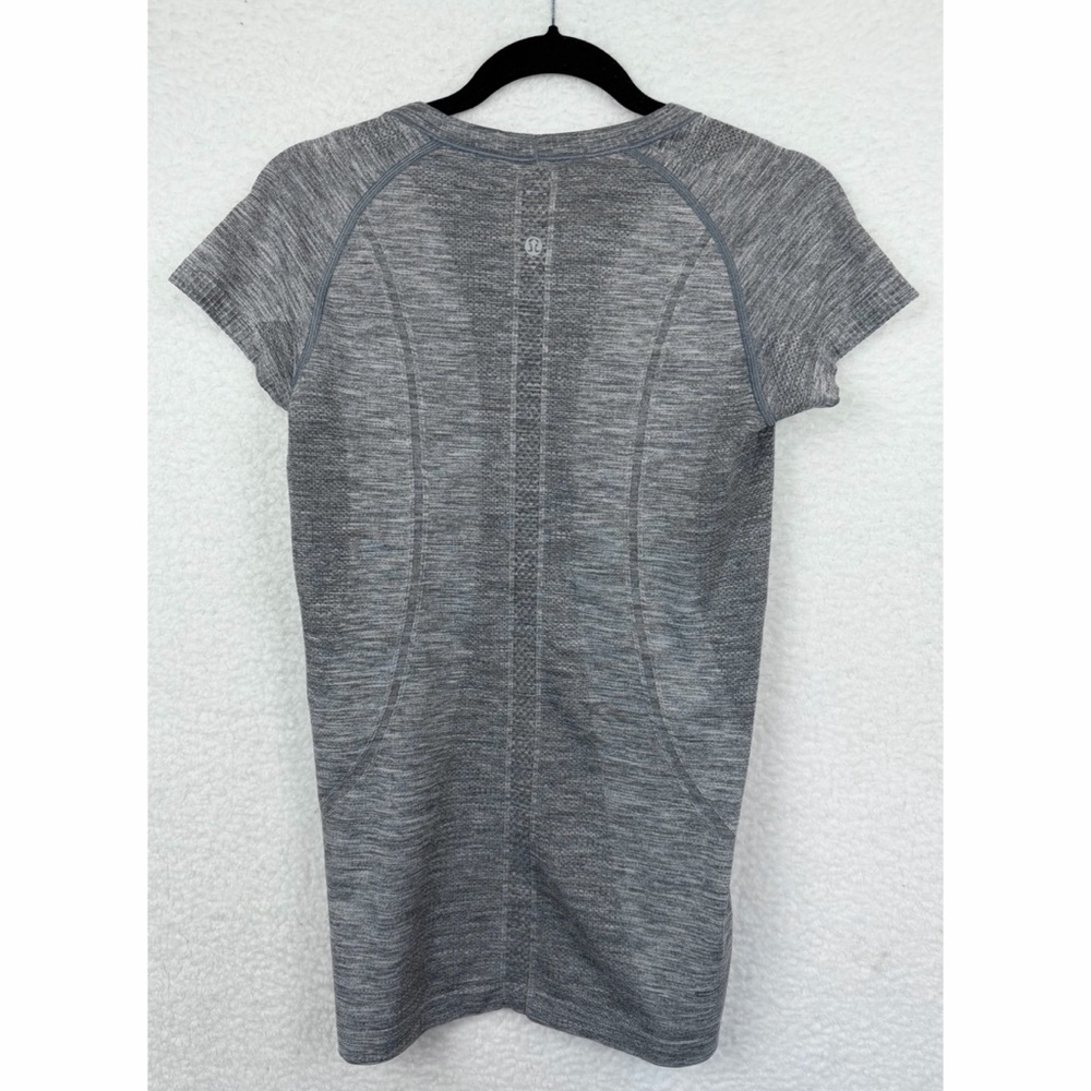 LULULEMON • Heather Gray Swiftly Tech Crewneck Short-Sleeve Athletic Shirt, 6 - Picture 12 of 15
